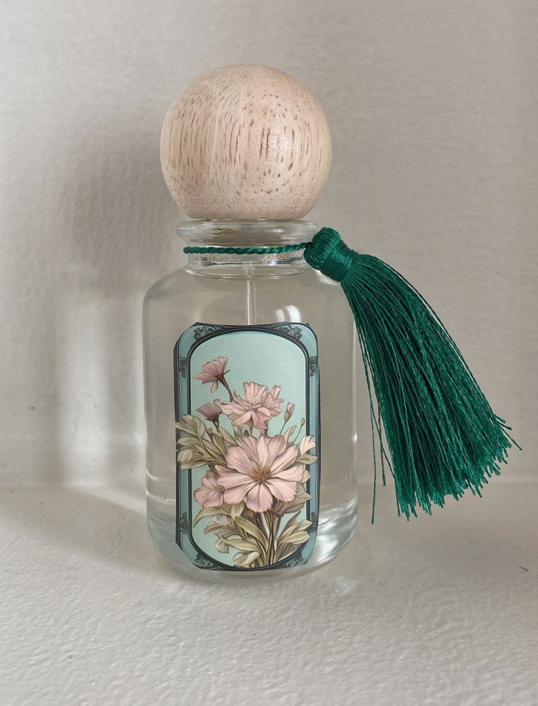 عطر ليوا 